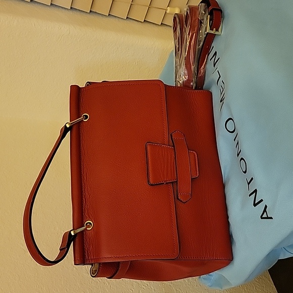 ANTONIO MELANI Handbags - Antonio Melani Red bag